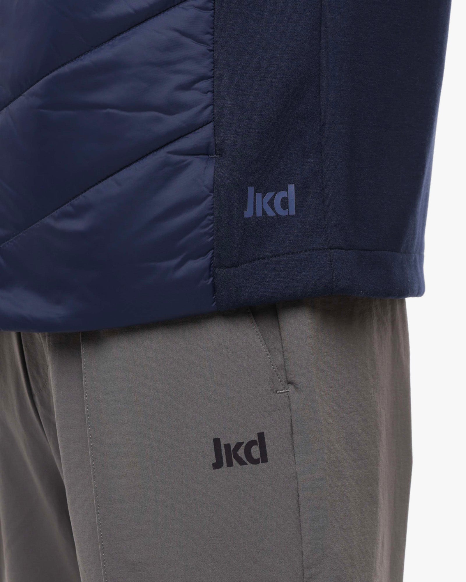 8614c9477a5d86f42a1da6b19d625392_BLU_JAJKU13017_15_028