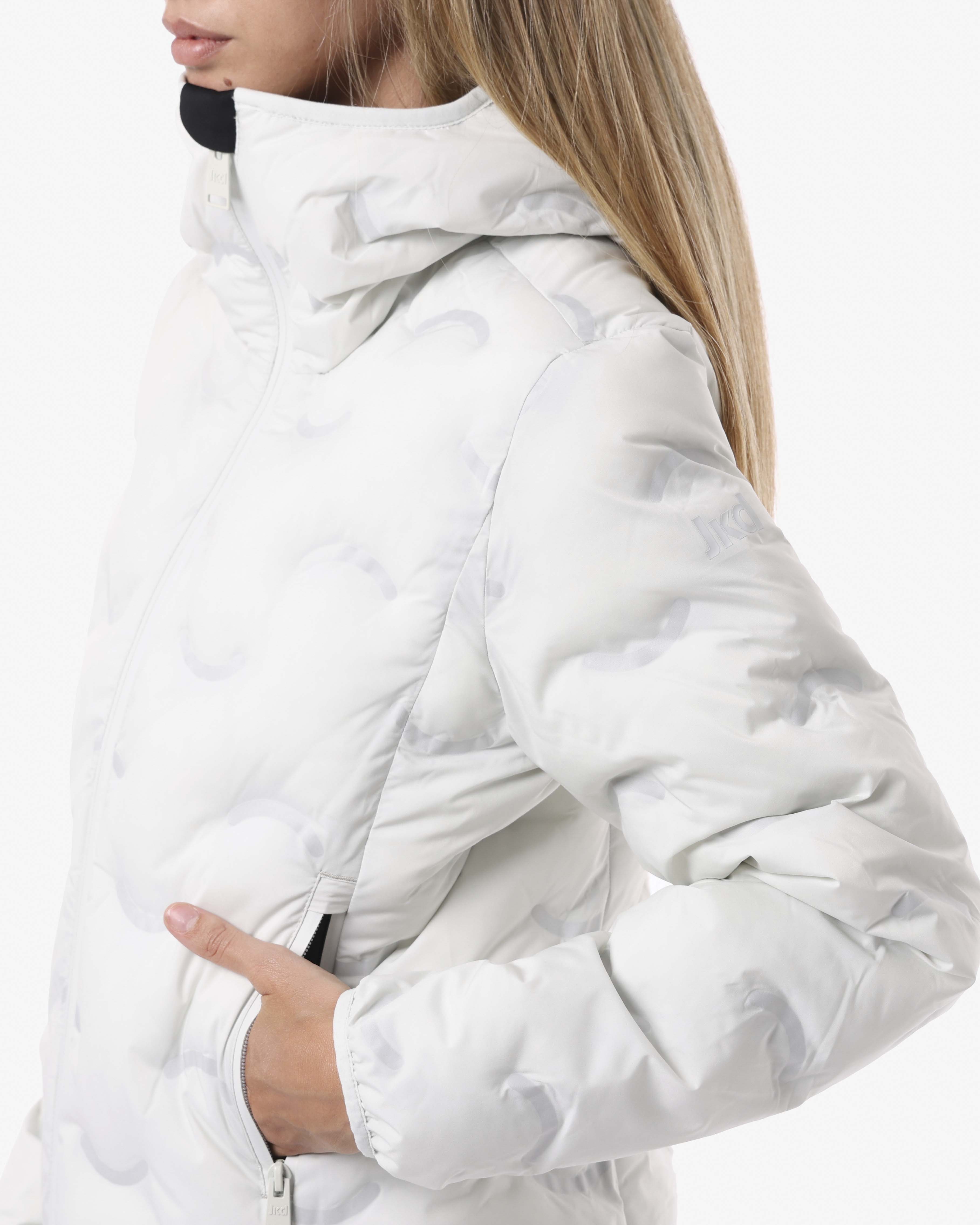 a2dc80bbfa384a1b0e747acaf8ccb97e_GHIACCIO_JKC19D707D_24_185