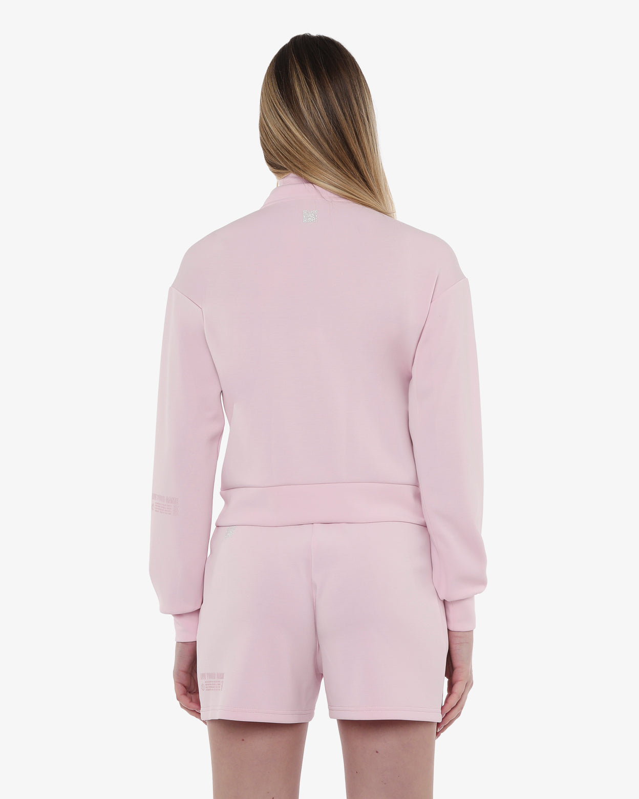 ad0579834f8a91ee757c410bc0bf677d_ROSA_JKFL8NC01D_20_026