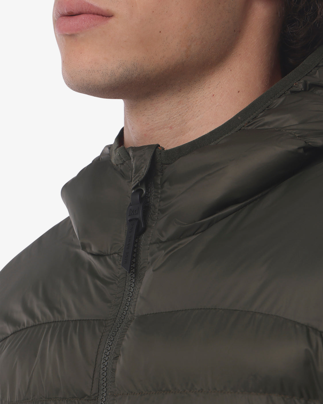 2cf8f83b1d1294098cd81e10bf3a4b5e_VERDE_JKGC4V401U_25_663