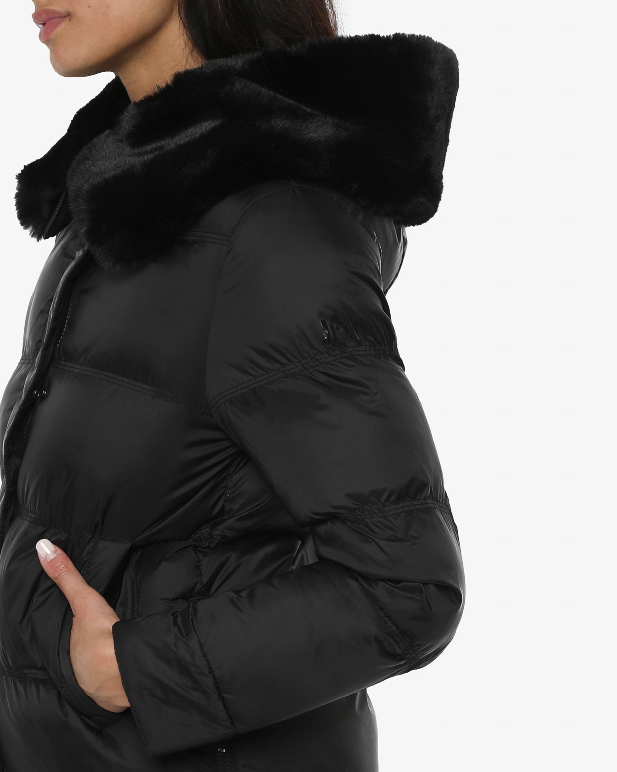 f64995525916e1291ea37f9b68a60166_NERO_JKGC5XN01D_19_001