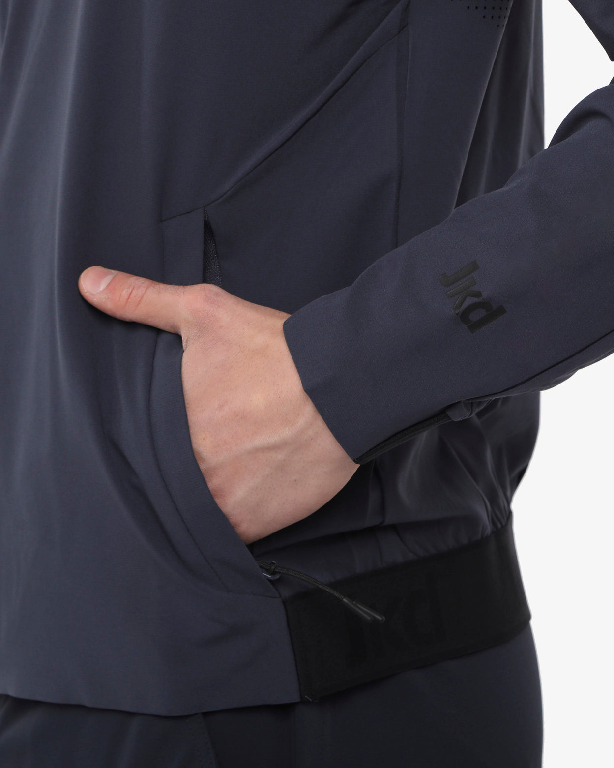 3b1ef929623d50d3394a35c5b9d16dd6_BLU_JKGC6E801U_20_028