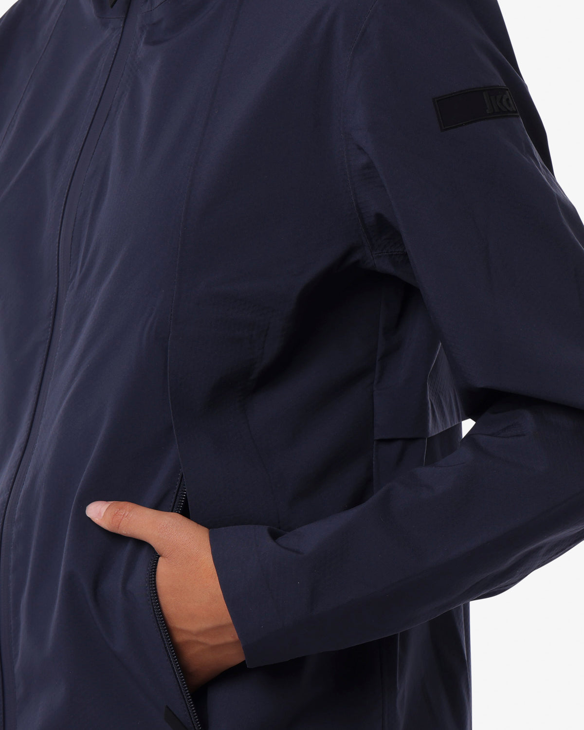 3b1ef929623d50d3394a35c5b9d16dd6_BLU_JKGC6E803D_22_028