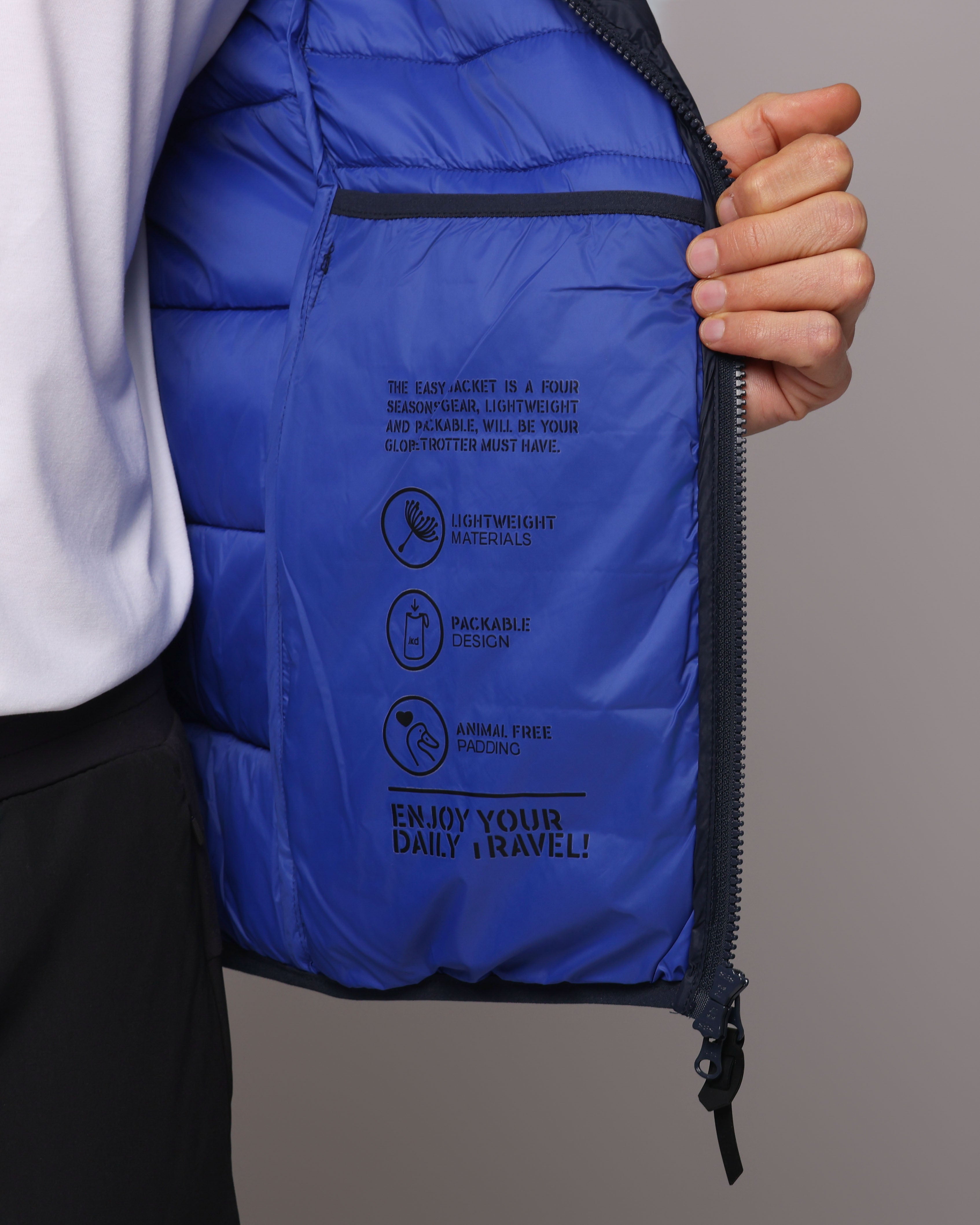 9dcc5aebff3e33c0a17b14365e71a29b_BLU_JKGC6P301U_46_Z26