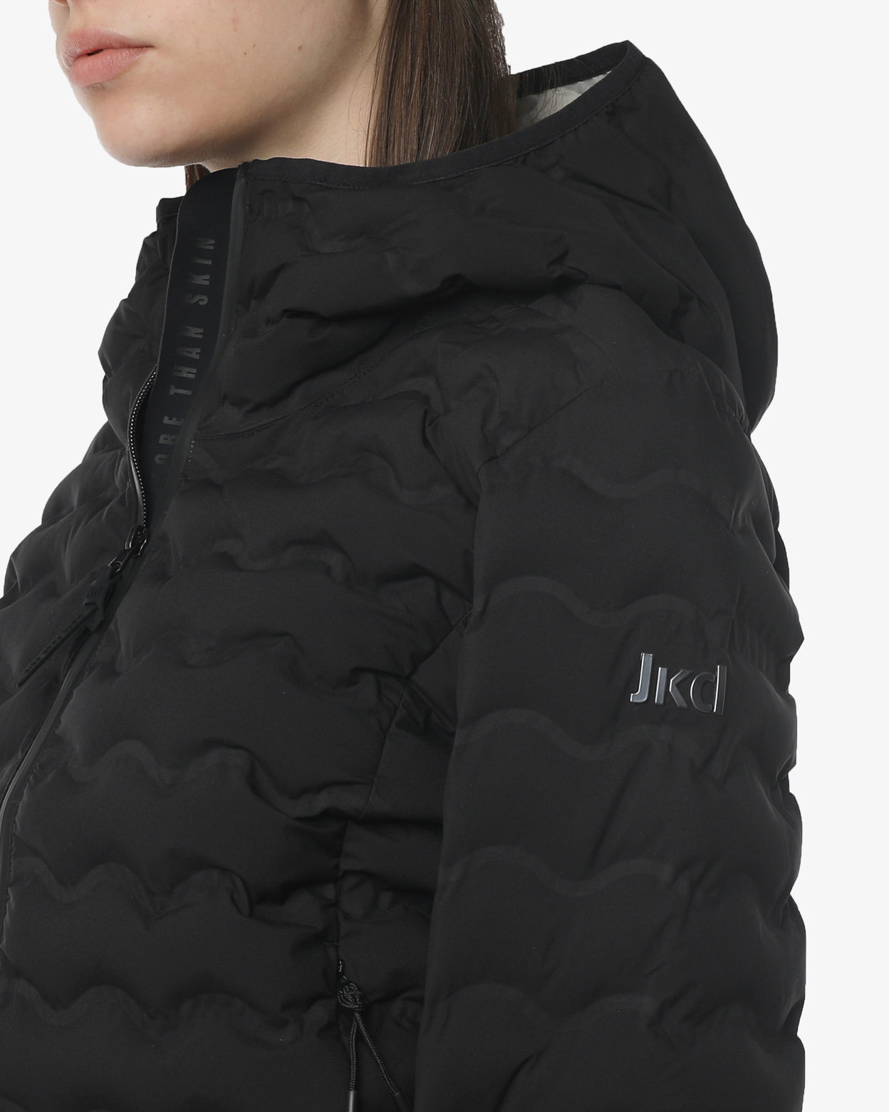 f64995525916e1291ea37f9b68a60166_NERO_JKGC7FI01D_13_001