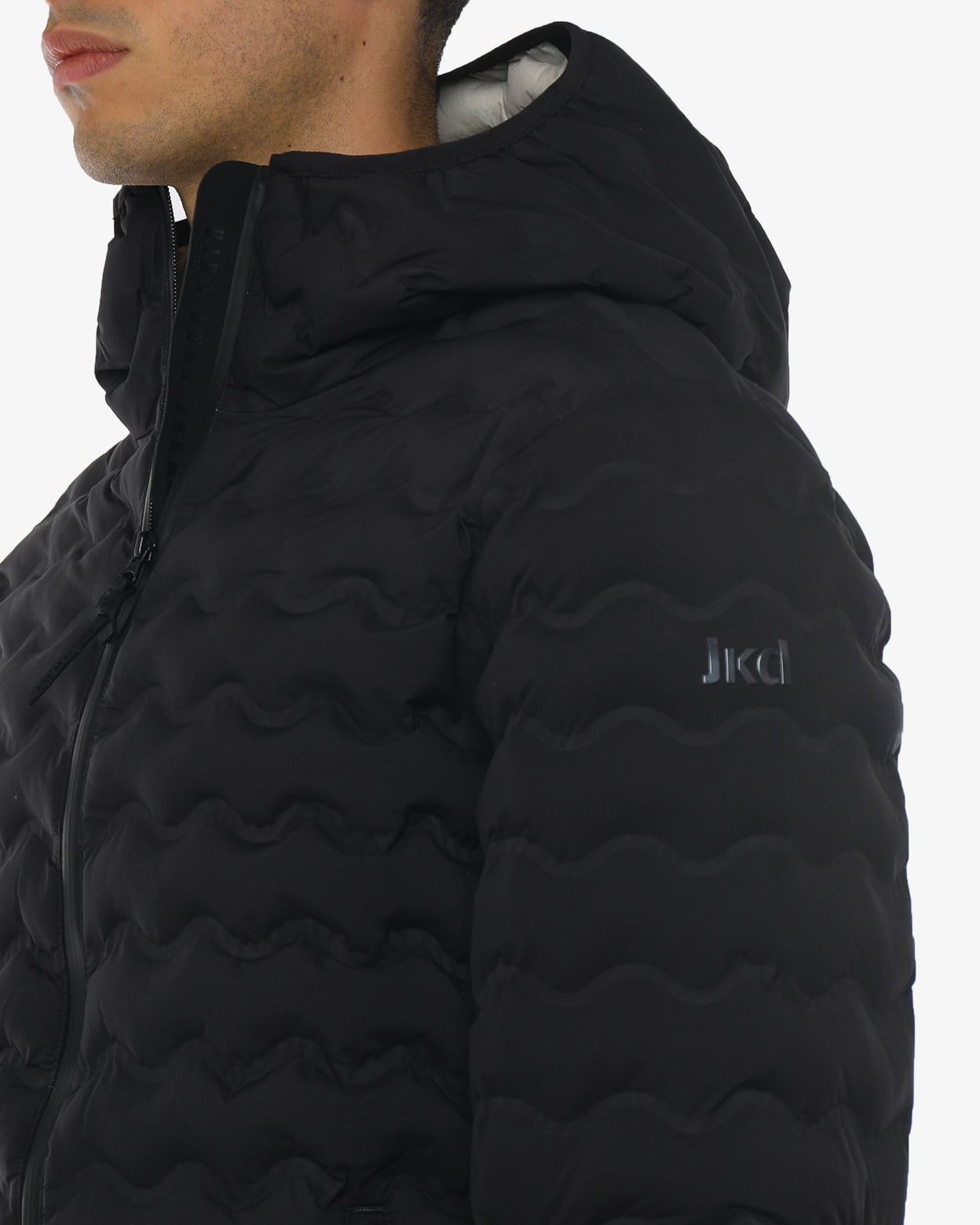 f64995525916e1291ea37f9b68a60166_NERO_JKGC7FI01U_13_001