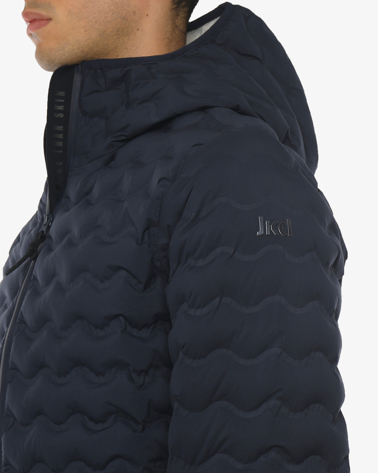 3b1ef929623d50d3394a35c5b9d16dd6_BLU_JKGC7FI01U_18_028