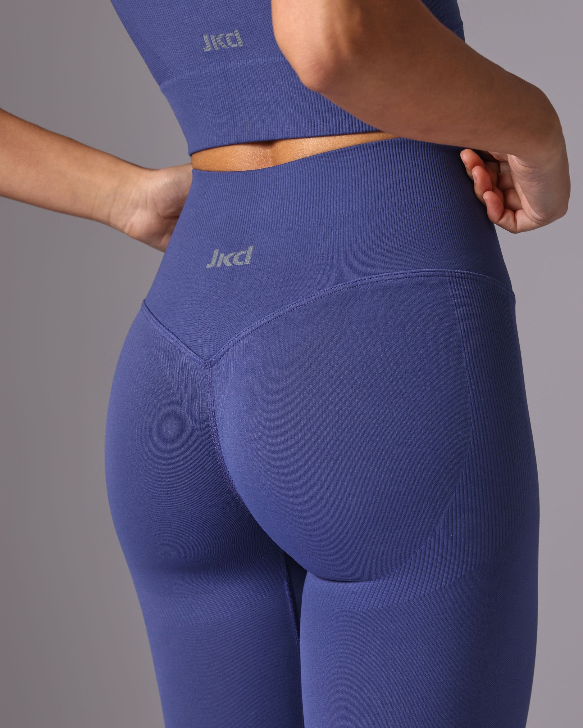 43cc2378b2297b19fc7e0bee8c08fa85_BLU_JKLG8B205D_129_S73