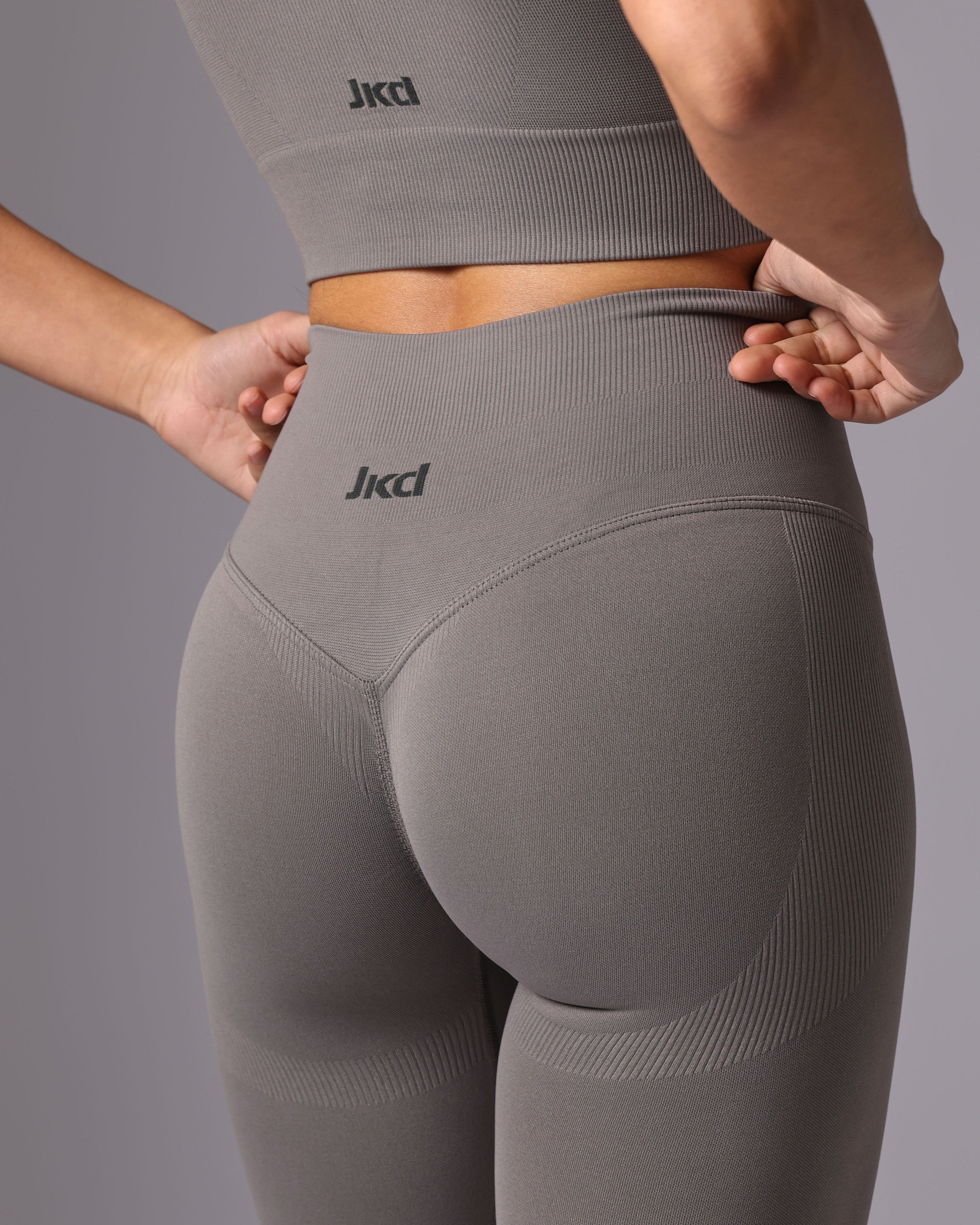 9f3b7bb11307bf9aaec730274dea4497_GRIGIO_JKLG8B205D_143_A49