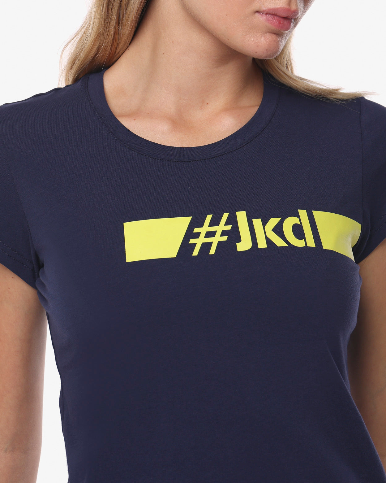 8614c9477a5d86f42a1da6b19d625392_BLU_JKMA6KN03D_11_D82