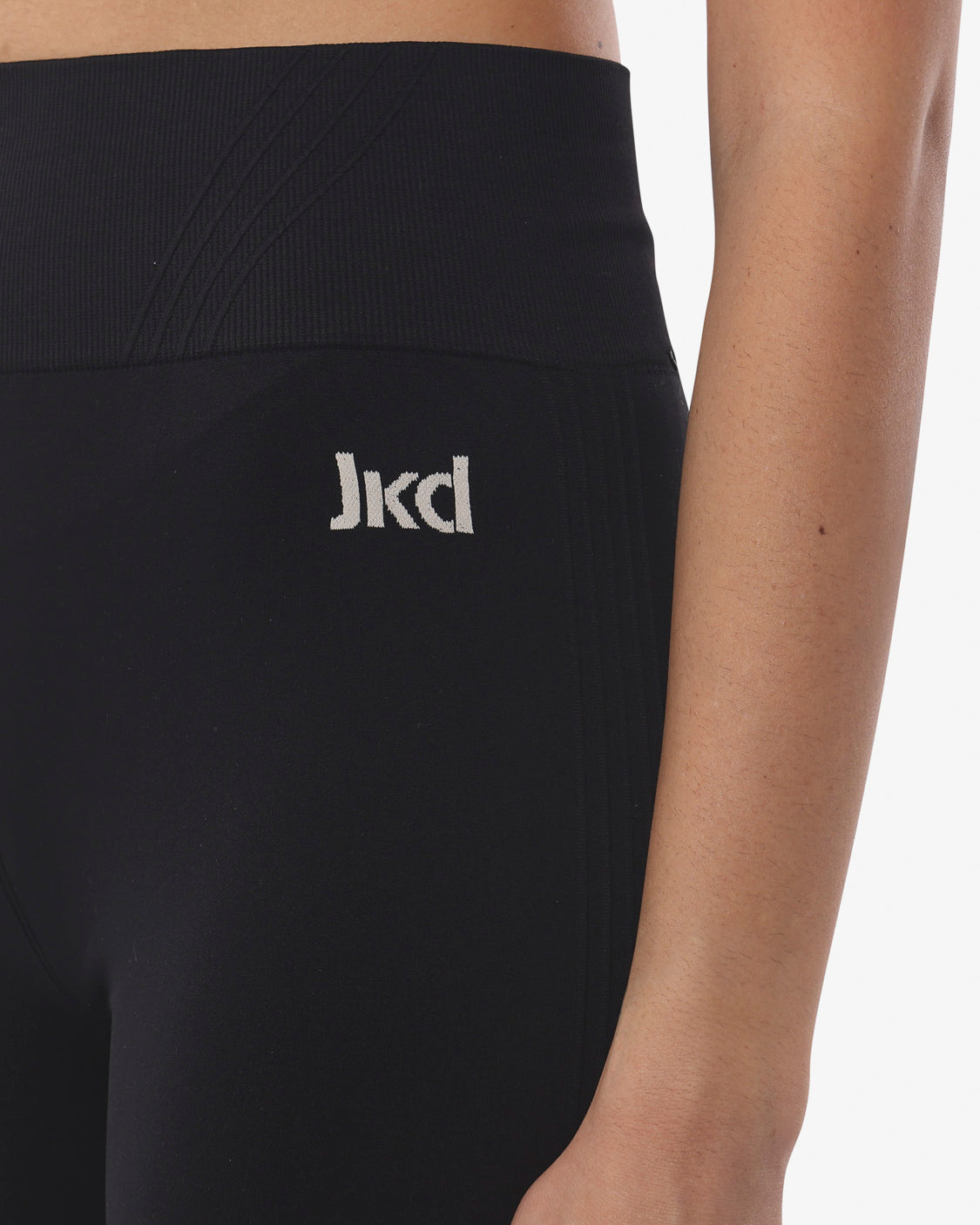 f64995525916e1291ea37f9b68a60166_NERO_JKP16GD04D_12_001