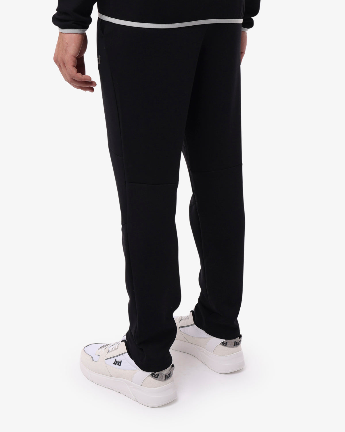 f64995525916e1291ea37f9b68a60166_NERO_JKPT6DU03U_13_001