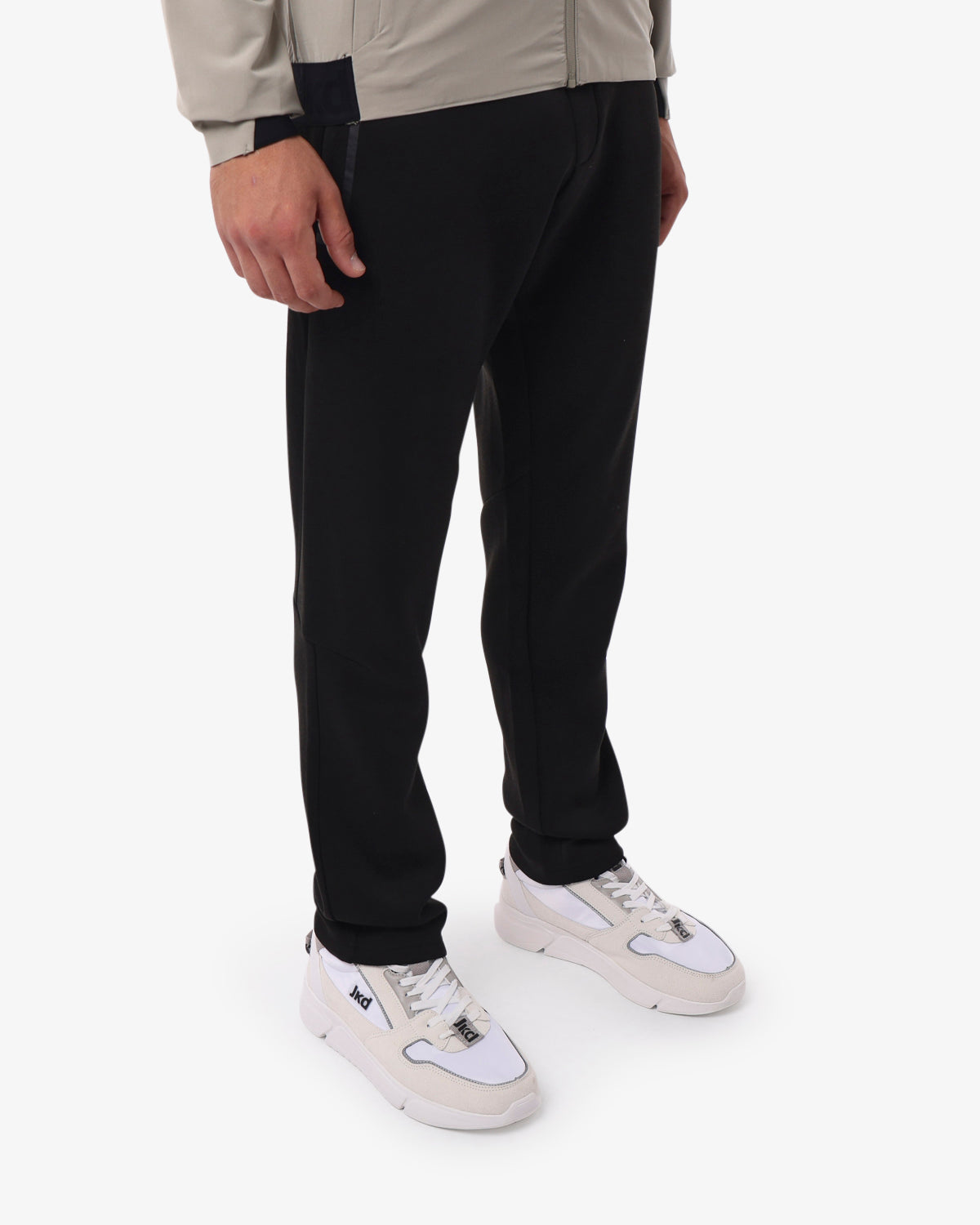 f64995525916e1291ea37f9b68a60166_NERO_JKPT6IZ04U_1_001