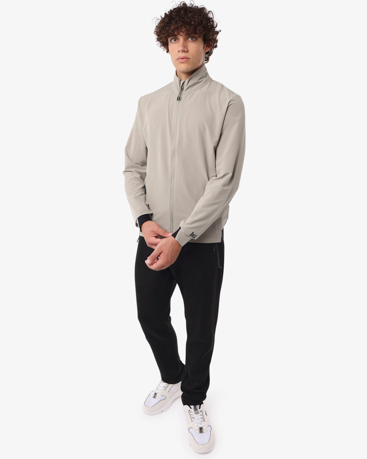 f64995525916e1291ea37f9b68a60166_NERO_JKPT6IZ04U_3_001