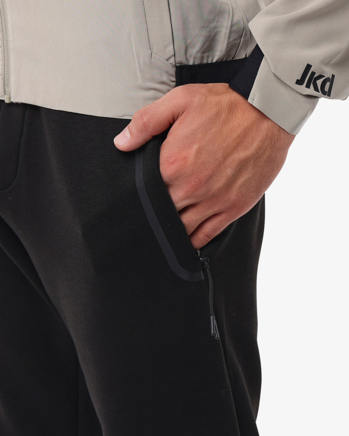 f64995525916e1291ea37f9b68a60166_NERO_JKPT6IZ04U_5_001