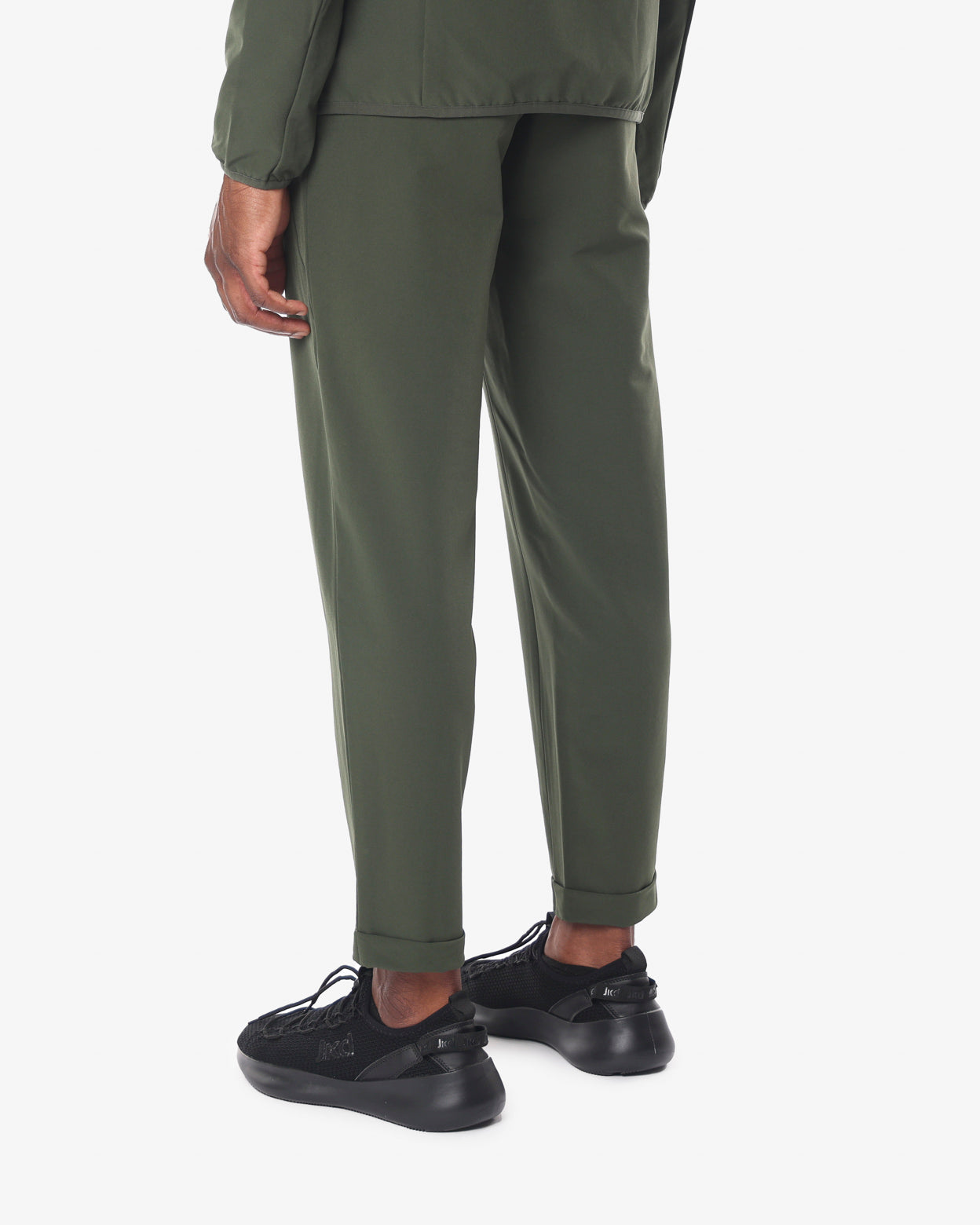 c57b8e9ffb37b1384e9299cd12886fdb_VERDE_JKPT6RE04U_9_Q11