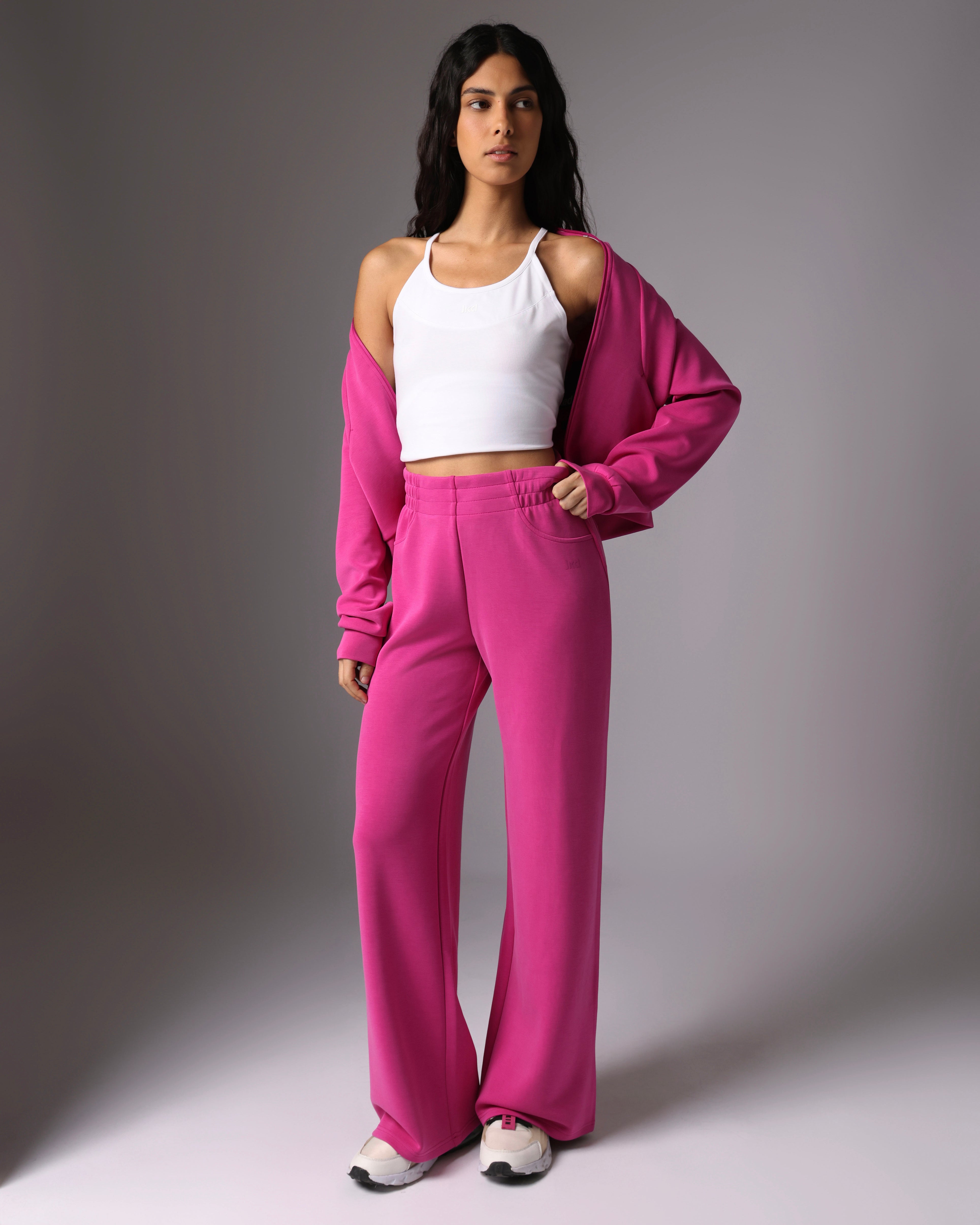 c634ffea7195608364671ac52ee59a61_ROSA_JKPT8NC02D_61_S77