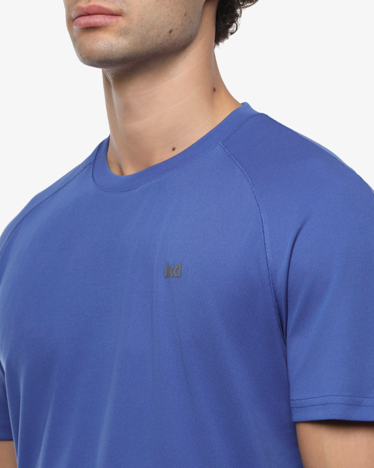 246ce8e5a853f85266f5f79b6a03b75b_BLU_JKTH8MV04U_16_R63