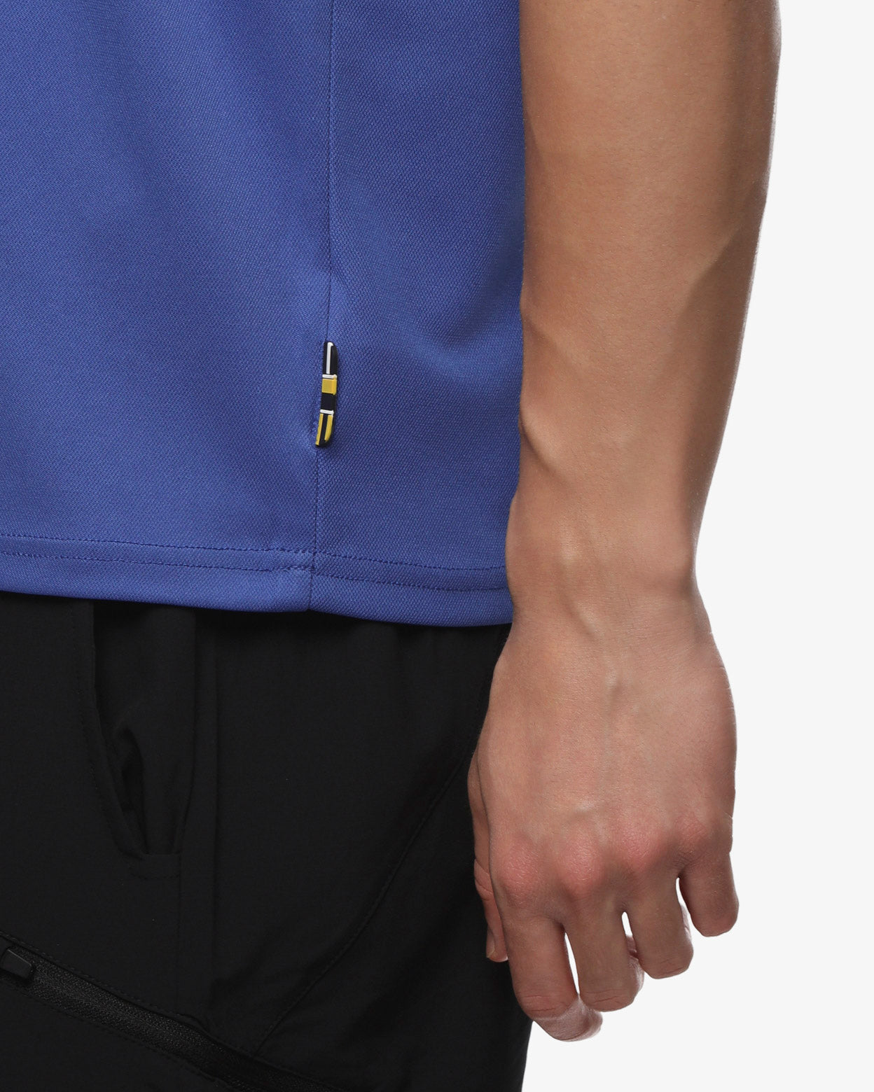 246ce8e5a853f85266f5f79b6a03b75b_BLU_JKTH8MV04U_17_R63