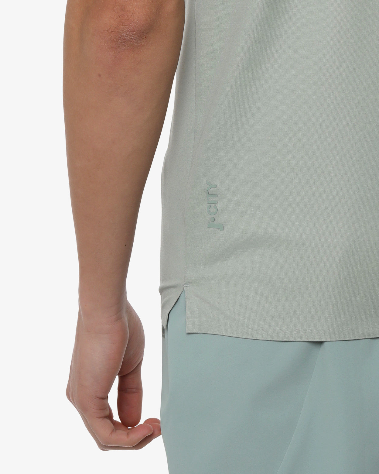 bd97fc3cf1626c7e43d45f1cceb49ebf_ALOE_JKTH8ND01U_22_G44