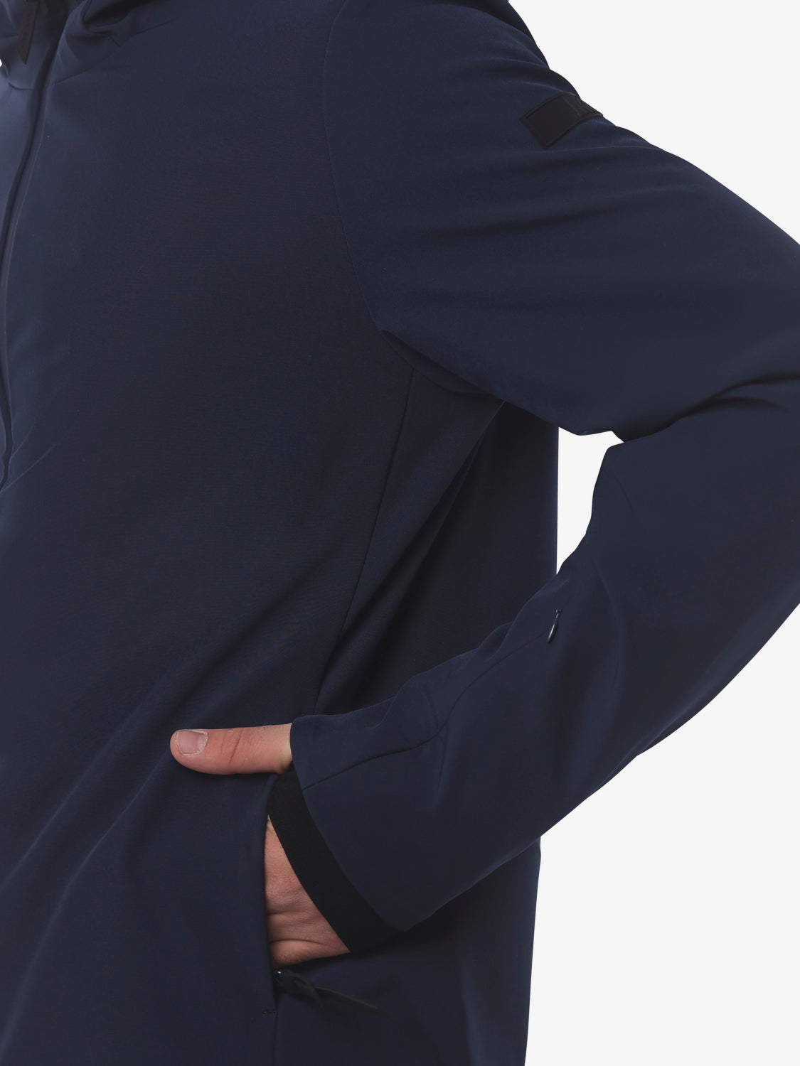 8614c9477a5d86f42a1da6b19d625392_BLU_JKGC5X003U_23_028