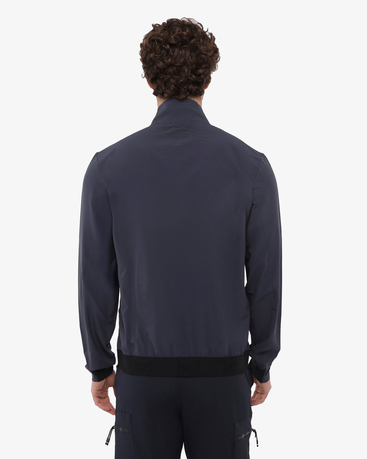 3b1ef929623d50d3394a35c5b9d16dd6_BLU_JKGC6E801U_19_028